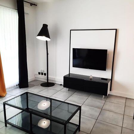 La Poterie - Appartement Avec Balcon Et Parking Prive Quimper Luaran gambar