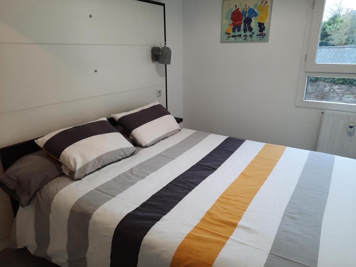 La Poterie - Appartement Avec Balcon Et Parking Prive Quimper Luaran gambar