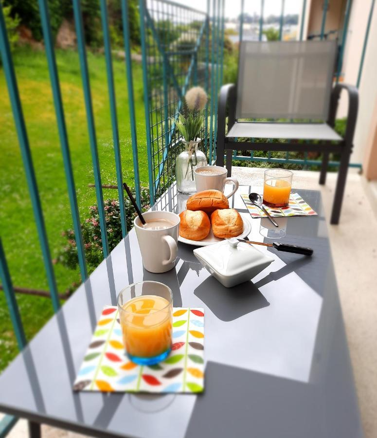 La Poterie - Appartement Avec Balcon Et Parking Prive Quimper Luaran gambar
