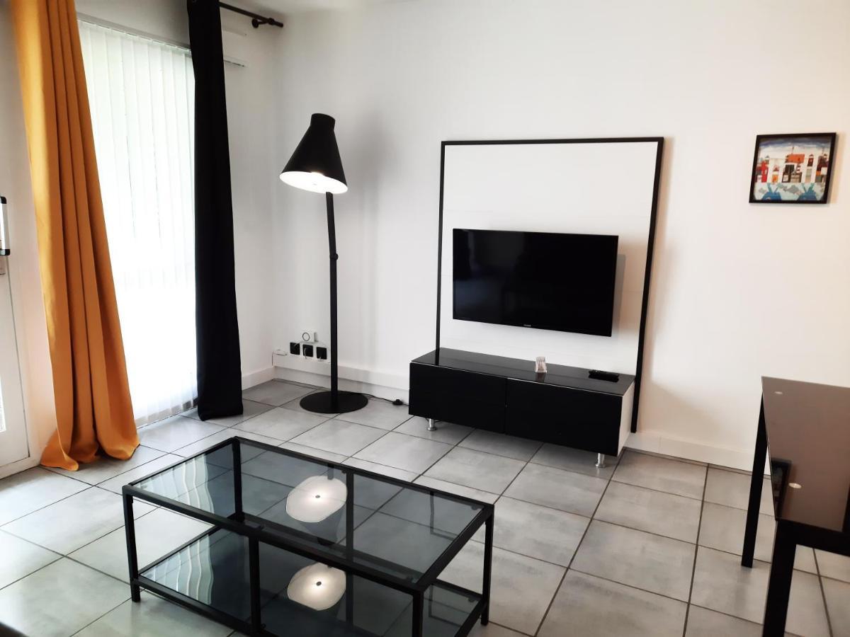 La Poterie - Appartement Avec Balcon Et Parking Prive Quimper Luaran gambar